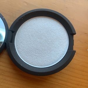 Becca Highlighter in Pearl